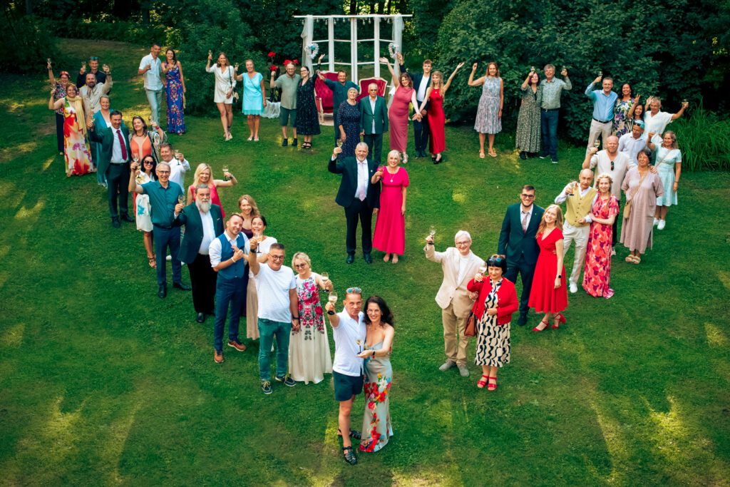 Suvine pulm. sündmuste pildistamine ja pulma pildistamine. Fotograaf Heiki Laan pildistab sündmusi üle Eesti.